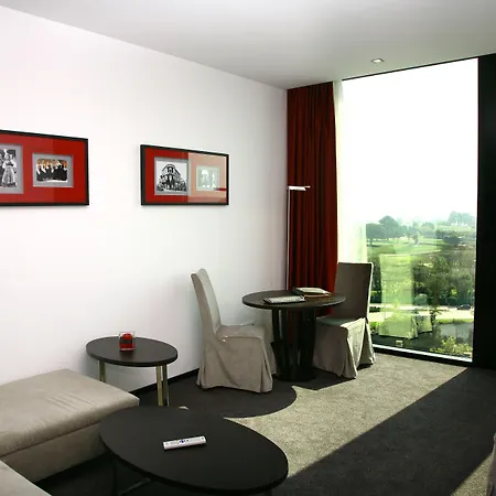 Axis Viana Business & Hotel 4*