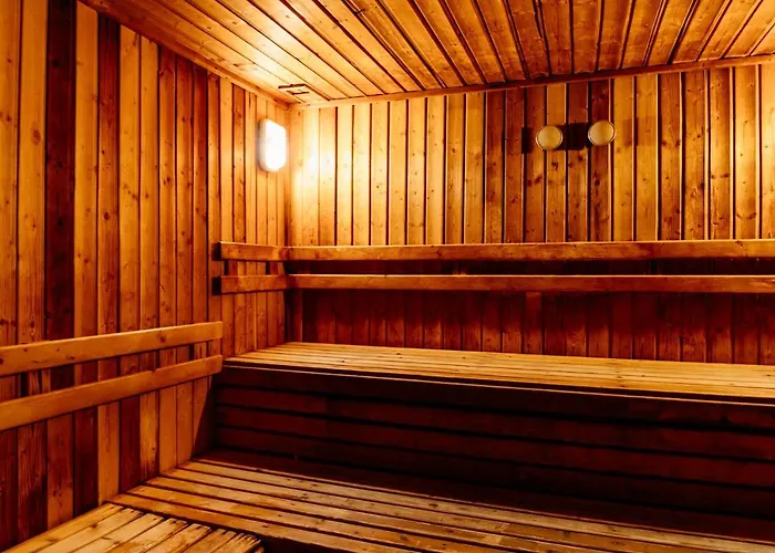 Hotel Axis Viana Business & 4*