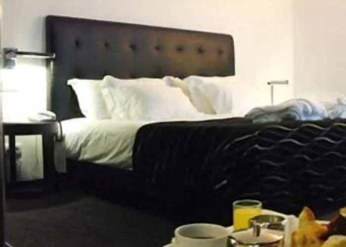 Axis Viana Business &