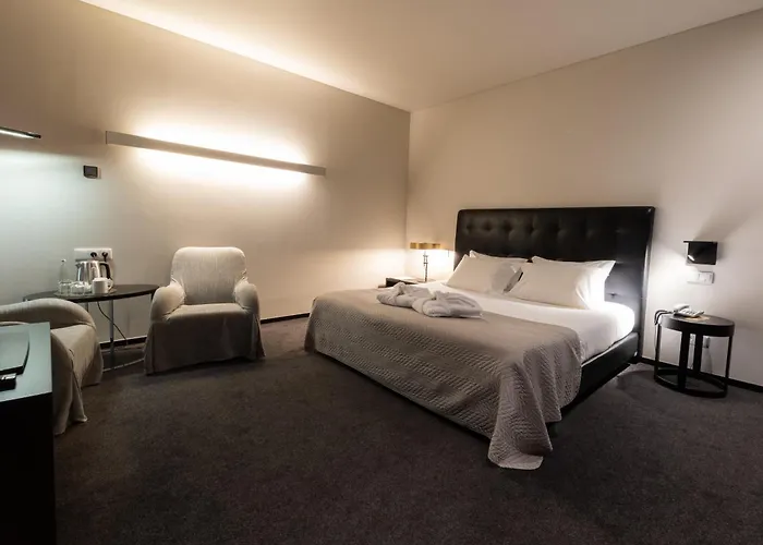 Axis Viana Business & 4*