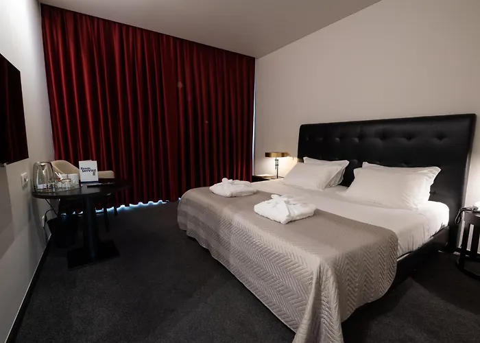 Axis Viana Business & Hotel 4*