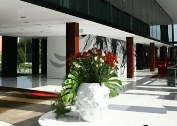 Axis Viana Business &