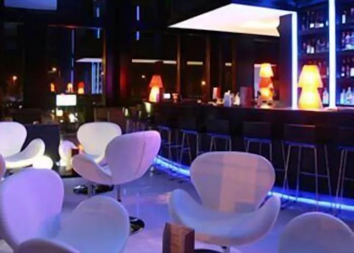 Hotel Axis Viana Business & 4*