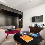 Hotel Axis Viana Business &