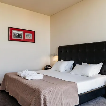 Axis Viana Business & 4*