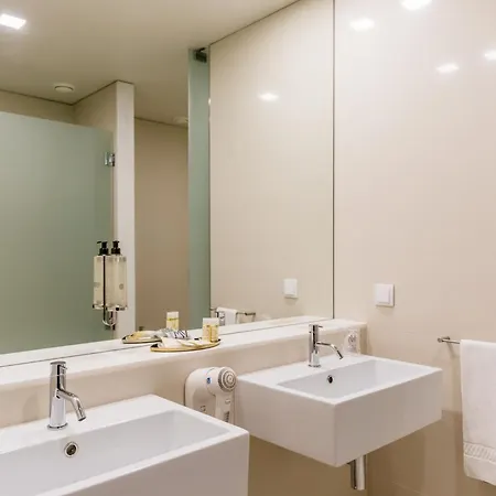 Hotel Axis Viana Business &