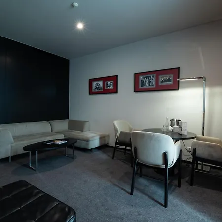 Axis Viana Business & Otel