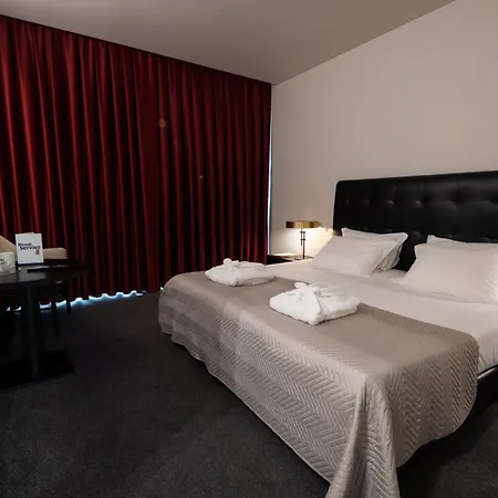 Axis Viana Business & Hotel 4*