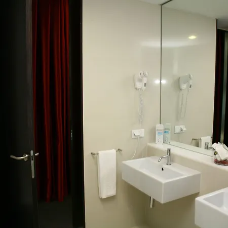 Axis Viana Business & Otel 4*