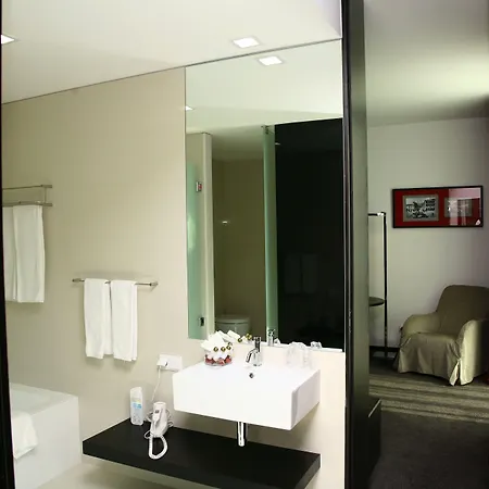 Axis Viana Business & Otel 4*