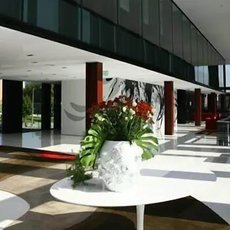 Axis Viana Business &