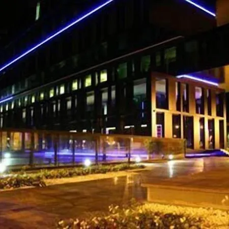 Axis Viana Business & Otel 4*