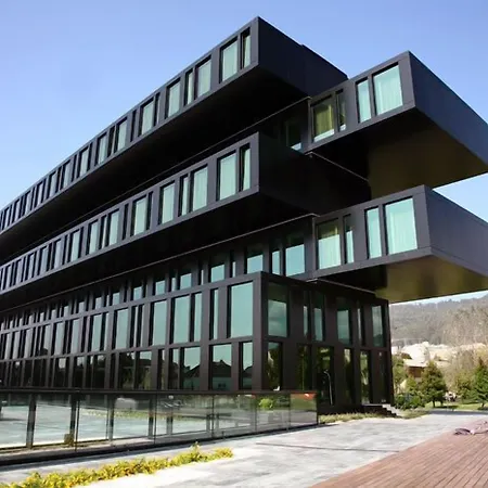 Axis Viana Business & 4*