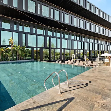 Axis Viana Business & 4*