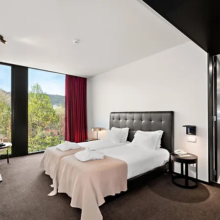 Axis Viana Business & 4*