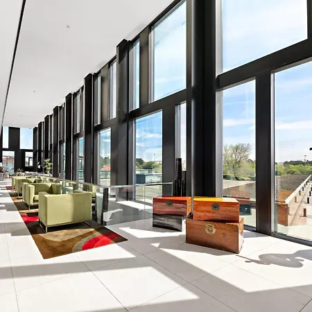 Axis Viana Business & Hotell 4*