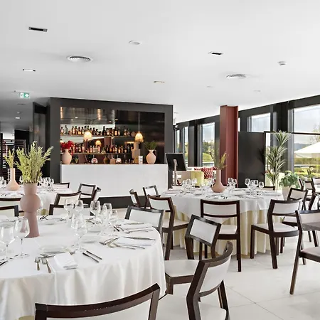 Axis Viana Business & 4*