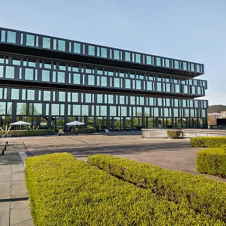 Axis Viana Business & 4*