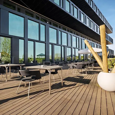 Axis Viana Business & Hotel