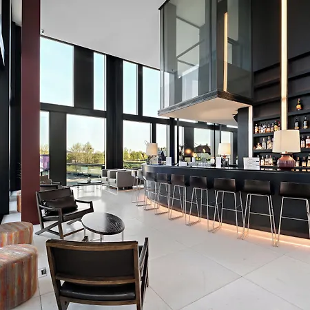 فندق Axis Viana Business & 4*