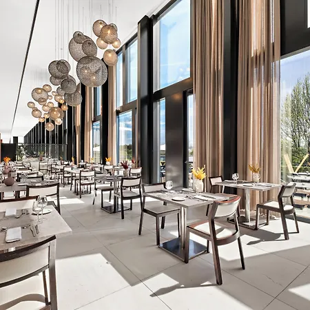 Axis Viana Business & فندق 4*