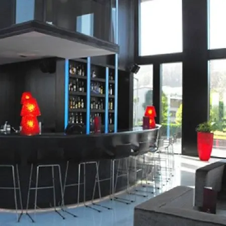 Axis Viana Business & 4*