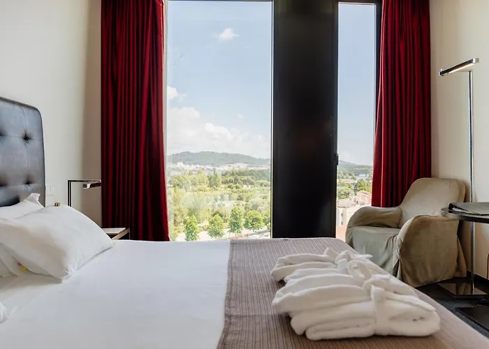 Axis Viana Business & Hotel 4*