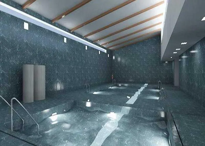 Hotel Axis Viana Business & 4*