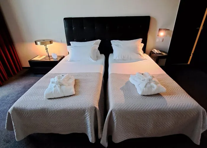 Axis Viana Business &