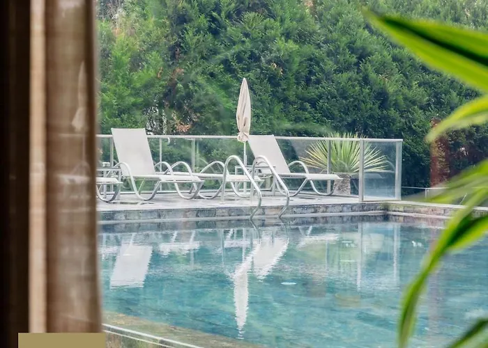 Hotel Axis Viana Business & 4*